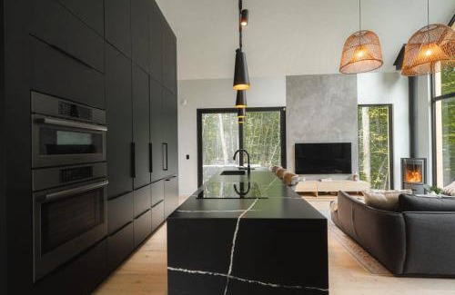 Lac Superieur Village Ski Chalet | Naro Cabin