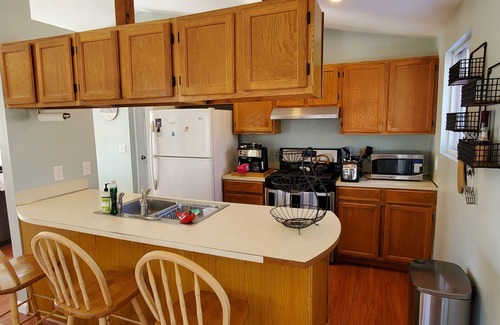 Bonnet Shores House | Narragansett, Bonnet Shores - Walk to the beach!