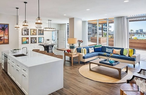 Sobro House | Nashville Dreams! Revel in an Outdoor Pool Just Minutes from Bridgestone Arena