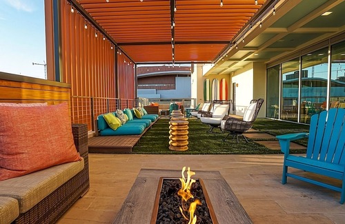 Sobro House | Nashville Dreams! Revel in an Outdoor Pool Just Minutes from Bridgestone Arena