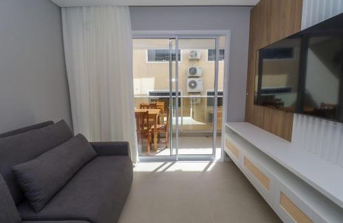Sao Jose Apartment | Nassau 203 - Excelente apartamento - Finamente mobiliado e decorado - À poucos metros da praia - (Consultar serviços de roupa de cama e banho)