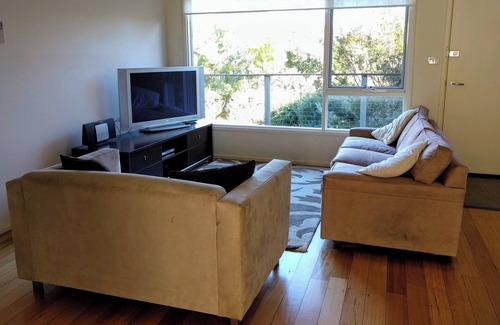 Shoreham House | Native Garden Serenity Near Beach and Winderies