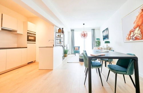 Plasky Apartment | NATO&EU 1BR Aprt- Free Luggage Room