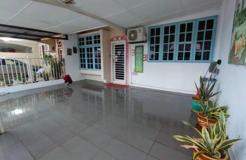 Tabuan Jaya House | Natol Homestay - LA Tabuan Jaya