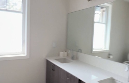 Dwight House | Nature 3BR Cottage near Huntsville & Algonquin