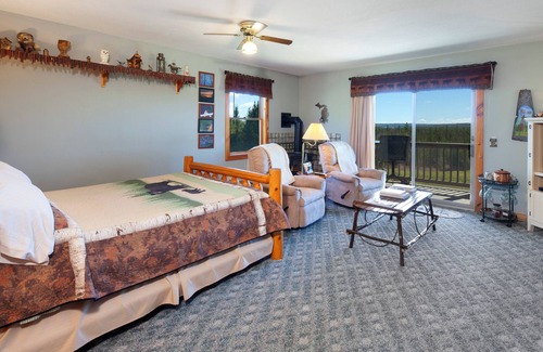 Cedar Bed & Breakfast | Nature Getaway, Menu breakfast served in your room