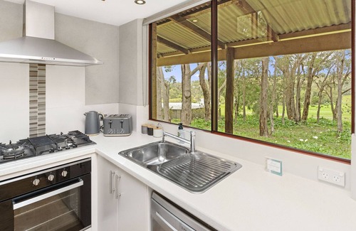Quedjinup Cottage | Nature lover's dream set in a natural bush setting with lake views. Pet friendly