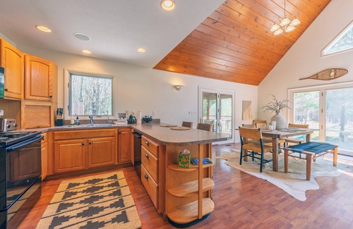 Fennville House | Nature lovers delight, private hot tub and a short walk to Lake MI