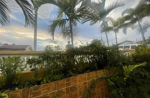 Stewart Town Villa | Nature lovers getaway w/AC,Wifi,King beds,jacuzzi