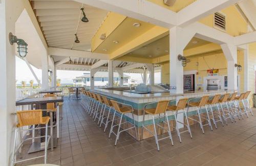 Galveston Apartment | Nature's Show at Pointe West Beach Resort