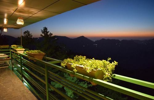 Shimla Hotel | Nature Valley Resort Mashobra - A Peacefull stay with balcony