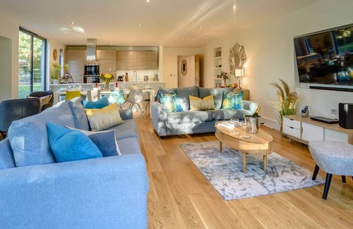 Cirencester House | Natures Retreat - HM99 - HOT TUB - Lakeside Spa