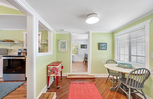 Anna Maria House | Naut 2 Shabby Bungalow - A sweet and cozy getaway on Pine Avenue!
