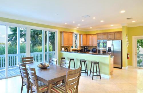 Key West House | Nautical Wheeler