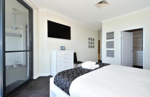 Rockingham Apartment | Nautilus by Rockingham Apartments