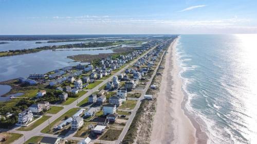 North Topsail Beach Apartment | Navigating Our Destiny- The Perfect Beach Getaway!