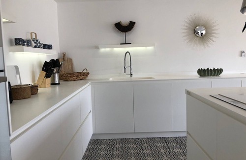 Nettle Bay House | New ! on the beach, swimming pools, magnificent 3 bedrooms 3 bathrooms, renovated, sea view