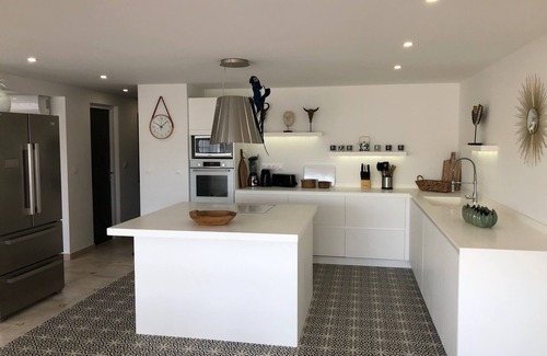 Nettle Bay House | New ! on the beach, swimming pools, magnificent 3 bedrooms 3 bathrooms, renovated, sea view