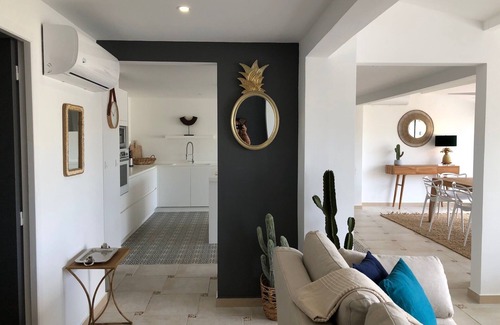 Nettle Bay House | New ! on the beach, swimming pools, magnificent 3 bedrooms 3 bathrooms, renovated, sea view