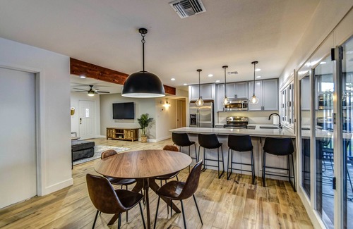 Evergreen House | Near ASU Heated Pool, Hibiscus Spa Firepit BBQ Spring Training