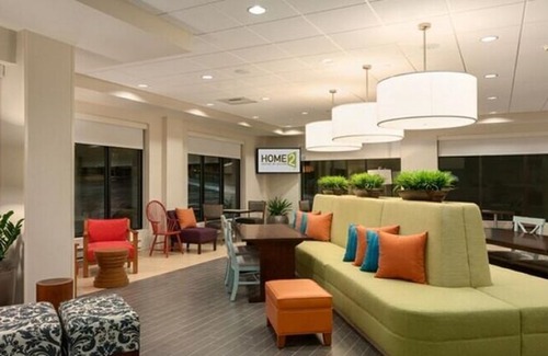 Interchange Square Hotel | Near Attractions and Beach, Two Modern Units, Pool, Free Parking