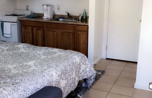 Richmond Apartment | Near Bart, Ferry, Kaiser, Richmond Refinery & 580/80 HWY