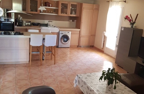 Hyeres Villa | Near Beach 2F3 in Villa (total: 4 bedrooms) Heated Pool 2 to 10pers