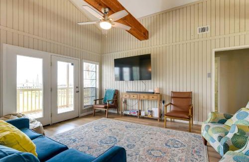 San Luis House | Near Boat Ramp Home with Deck and Grill in Freeport