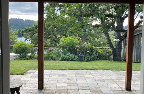 Amazon House | Near campus: entire home/apartment w/private entrance, patio, and beautiful view