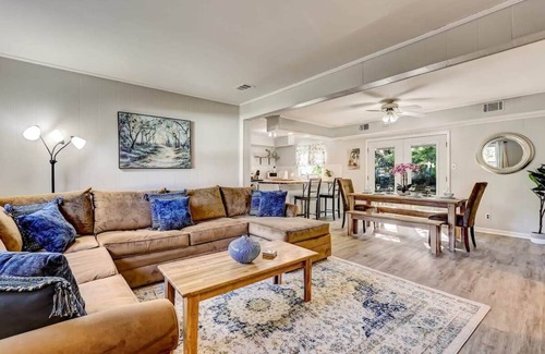 Whitemarsh Island House | Near Downtown with a Pool! Oatland Island Escape