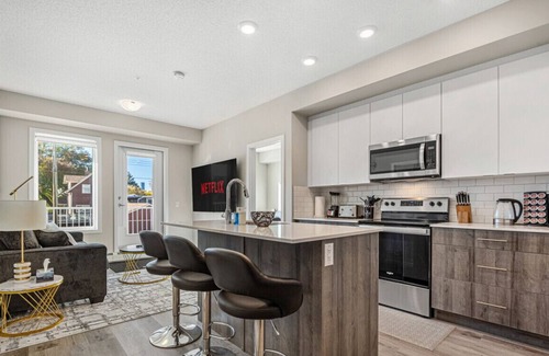 Inglewood Apartment | Near DT in Inglewood » 2 BR » AC » Free Banff #22