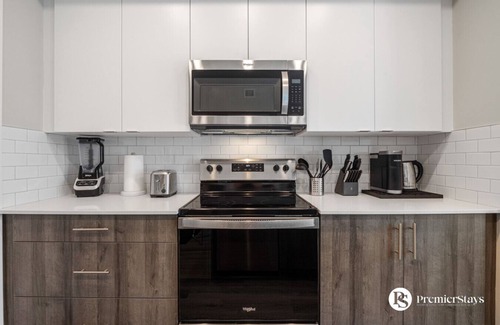 Inglewood Apartment | Near DT in Inglewood » 2 BR » AC » Free Banff #36