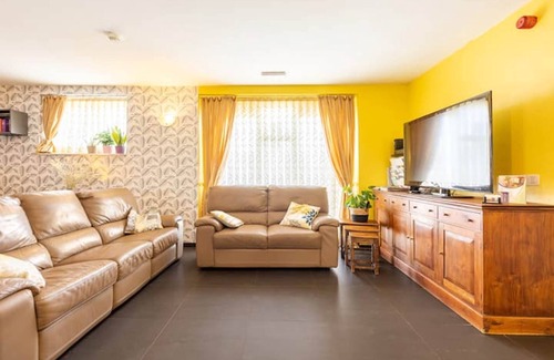 Xhignesse Other | Near Durbuy: Family or friendly gîte with 5 bedrooms and 5 private bathrooms