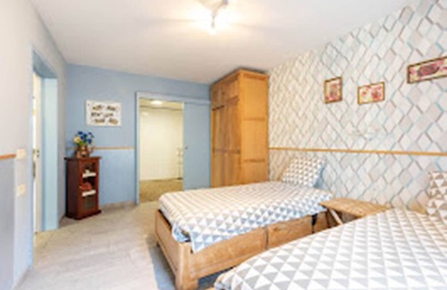 Xhignesse Other | Near Durbuy: Family or friendly gîte with 5 bedrooms and 5 private bathrooms