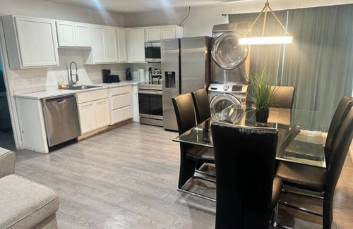 Las Vegas Apartment | Near Fremont | 3 beds, 2 bedroom, 2 baths