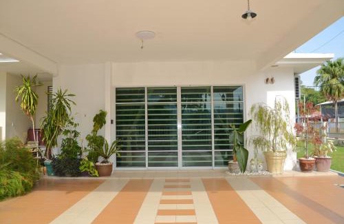Seri Tanjung Pinang House | Near Gurney 3-Storey Event Hse by Felice Homestay