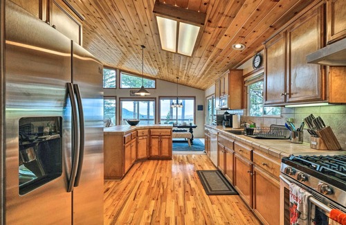 Mi-Wuk Village House | Near Hiking: Home w/Deck in Twain Harte!