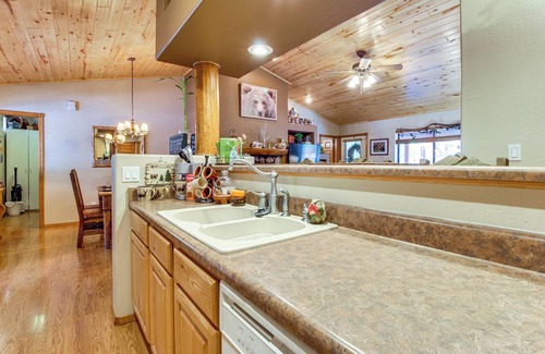 Heber Cabin | Near Hiking Trails: Heber-Overgaard Haven w/Deck!