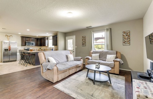 San Antonio House | Near Hiking Trails: Home w/Deck in San Antonio!