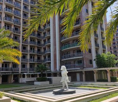 Paranaque House | Near Moa Facing pool view WP1603 Monarch Parksuites