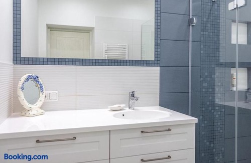 Birstonas Apartment | Near park apartment with balcony