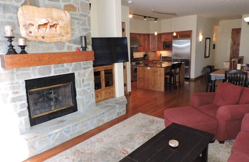 Ketchum Condo | Near River Run, heated parking, walk to Ketchum. Living space on one level.