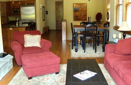 Ketchum Condo | Near River Run, heated parking, walk to Ketchum. Living space on one level.
