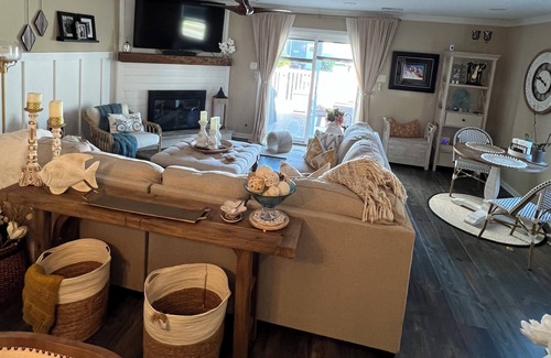Ventnor City House | Near the bay, tranquility awaits you and your family in Ventnor this summer!
