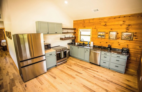Jasper Cabin | Near the BuffaloNational River—2 bedroom, 2 bath cabin in Jasper, Arkansas