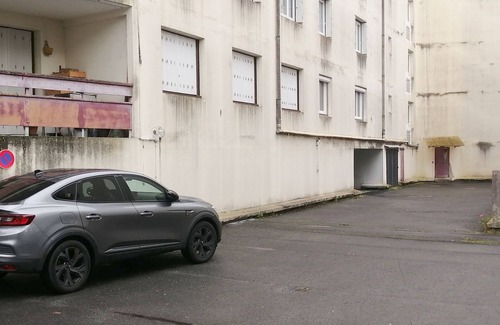 Dax Apartment | Near train station and spa, F3 apartment with view of the old town of DAX
