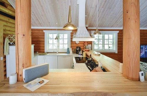 Lundby House | Near Vordingborg and Næstved is this beautiful log house.