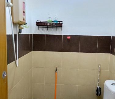 Kuala Terengganu House | nearby umt, unisza, litar gong badak, drawbridge and airport