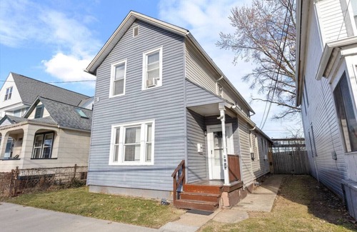 Ohio City House | NearDowntown, RockHall,Ohio city