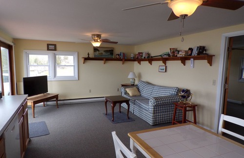 Stonington Cottage | Neat and clean waterfront cottage